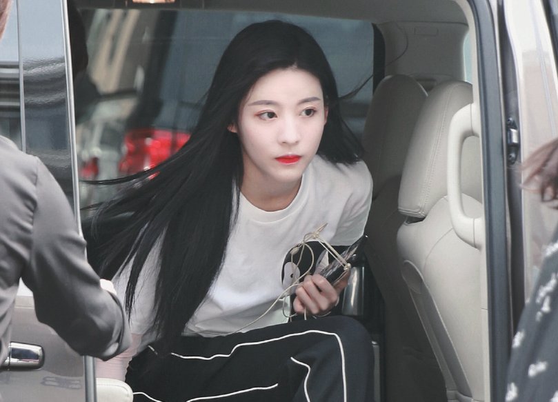  邀请来|THE9全员cos，许佳琪扮狐狸，喻言“蛇女”我没看错吧？