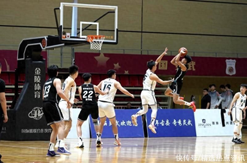 2023-2024赛季中国篮球发展联赛第三阶段比赛在宁夏灵武开赛