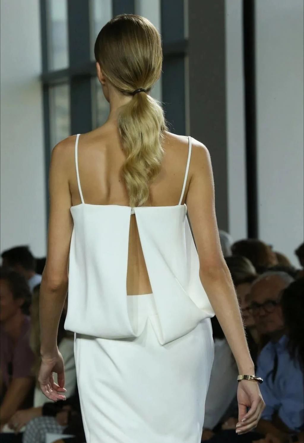 细节|时装背部细节表现丨绝对不能敷衍的背部设计