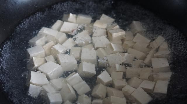  倒入|立秋后这菜2块钱一把，熬汤特鲜美，清热祛燥，这个秋天都精神