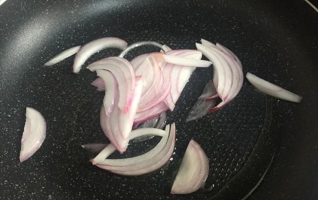  韩式|粉条除了炖猪肉还能做出啥花样？好吃又简单的韩式炒杂菜