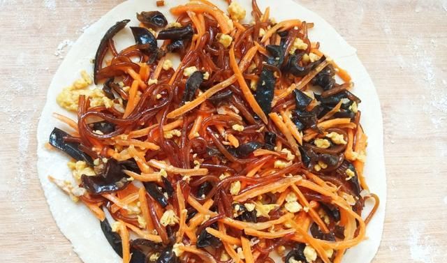  咬一口|北方人最拿手的面食，这做法薄皮大馅，咬一口劲道鲜香，总吃不腻