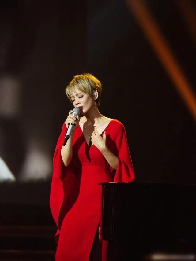  假唱|张杰的一嗓子成为《乘风破浪的姐姐》成团夜唯一亮点！