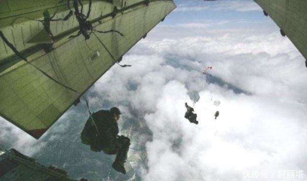 勇士|空降兵15勇士12年前惊天一跳背后降落伞无法打开、自由落体1500米
