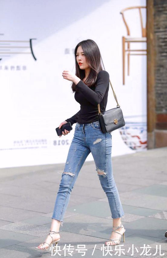 牛仔裤|秋天果然跟牛仔裤更搭，轻松舒适还显腿长，赋予清新唯美气质！