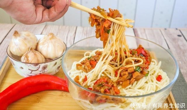 面条|煮面条时,开水下锅就错了,牢记这几点,面条筋道有嚼劲,还很香
