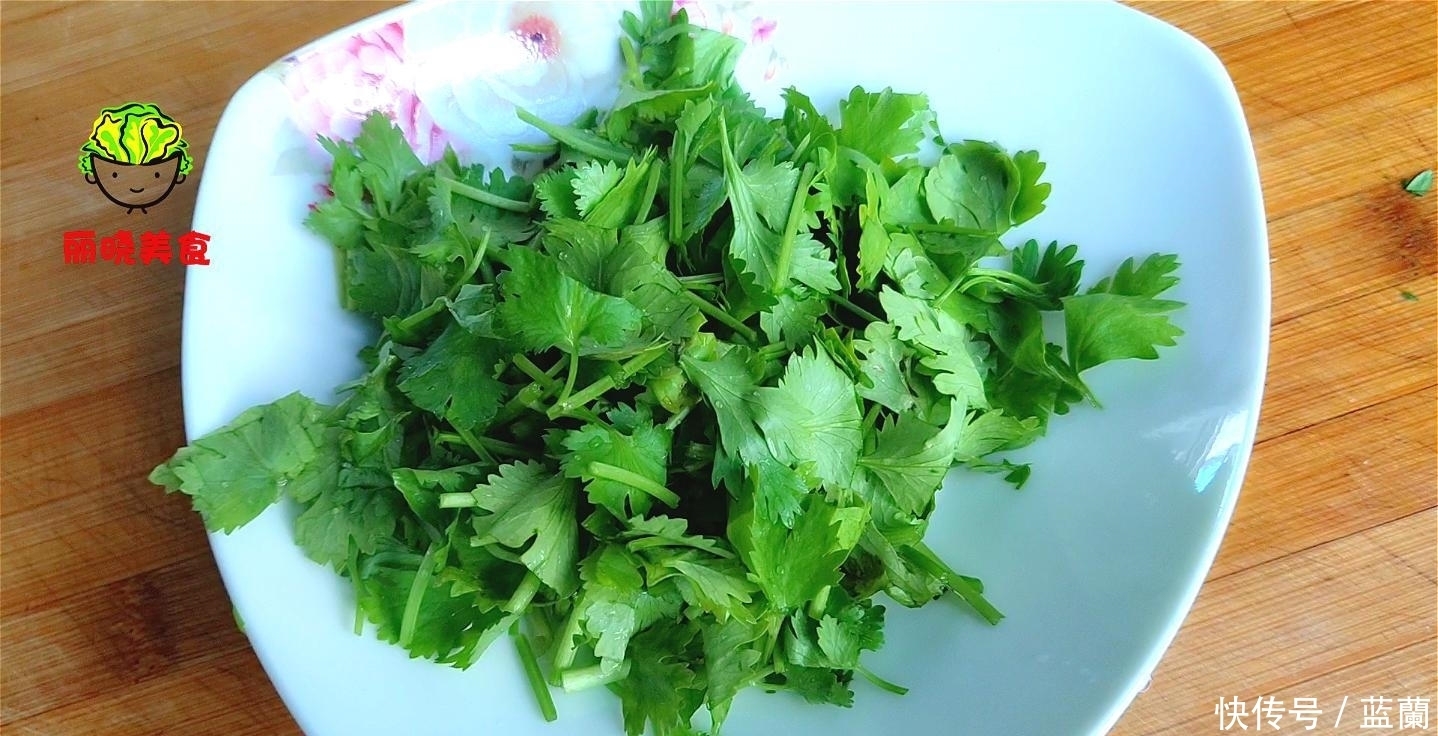 搅拌均匀|一把香菜,一把花生,宝妈教你做美味下饭菜,上桌老公孩子都爱吃