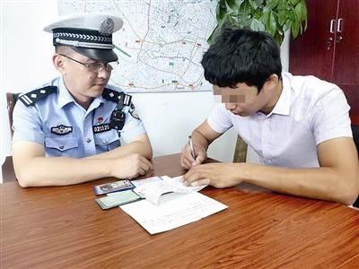 右转|工程车路口右转须先停车让行