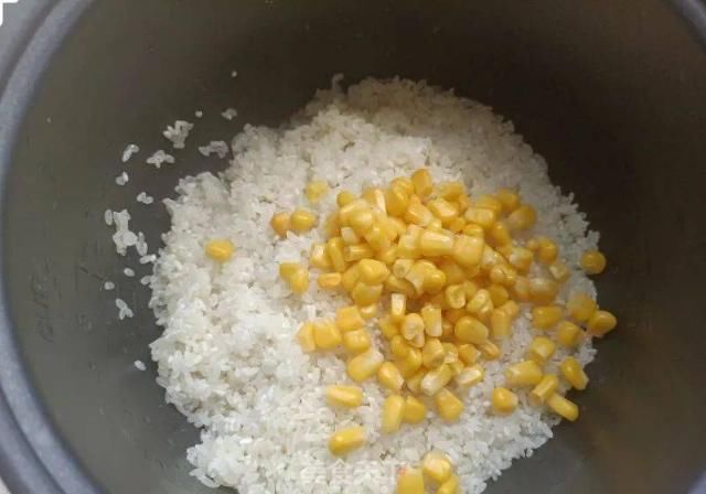  牛肉|【健康美食】超级简单，0失败的牛肉蔬菜焖饭~