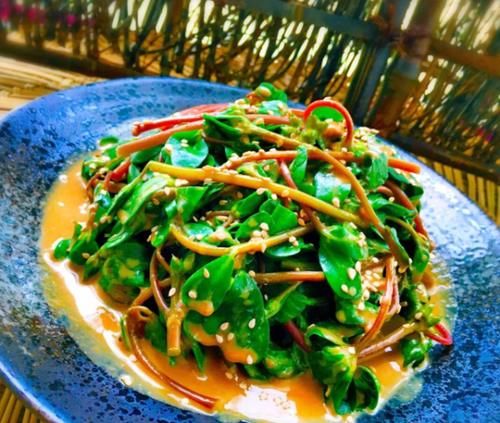  慢跑|很多人把当杂草，却是清肠菜，一盘抵得上慢跑一小时，体重嗖嗖2位数