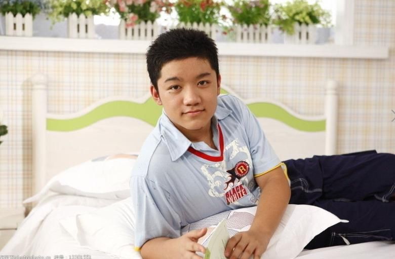  如今|凭借《家有儿女》走红，两次被北影淘汰，如今依然在坚持追梦