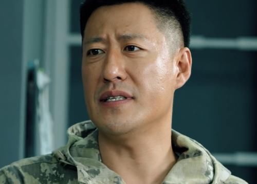  退休|《蓝军出击》大结局：褚战刚再败韩鹏被降衔，王可争卧薪尝胆获胜后退休