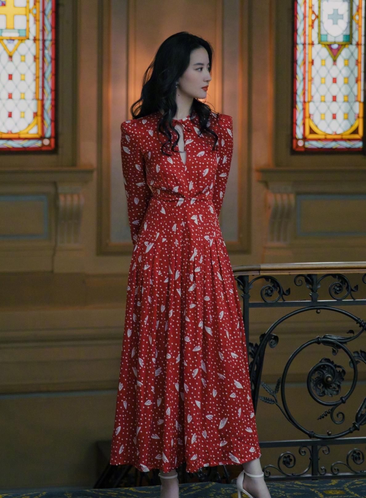 动人|神仙姐姐刘亦菲穿搭合集,教你如何提升气质,穿出仙气动人少女感