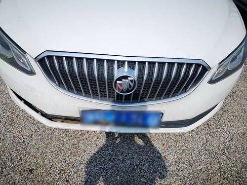  开走|慌煞！大江东网友在一村道上撞了，直接开走了……算“肇事逃逸吗？”