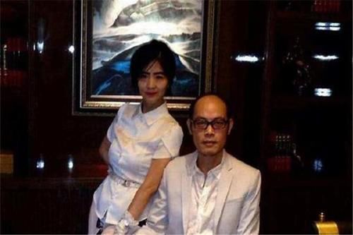  小伙|2015年《非诚勿扰》，34岁小伙成功牵走51岁老阿姨，现状令人唏嘘