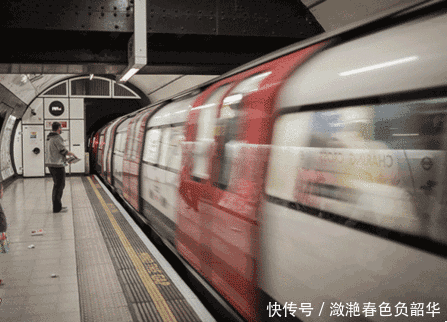  辣眼|这么辣眼的衣服，能穿出去是需要多大的勇气啊，哈哈