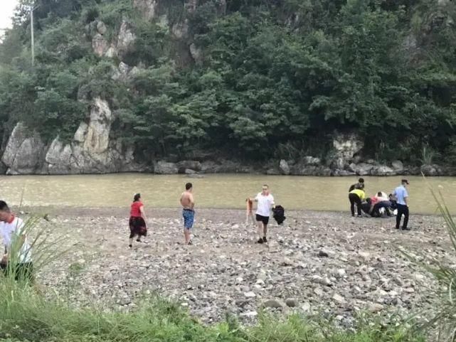  溺水|悲痛！黄村有一名男孩溺水，年仅17岁