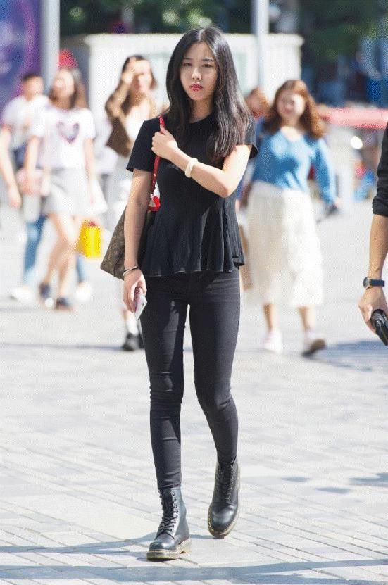  黑色|小姐姐全身黑色系装扮，气质超凡脱俗
