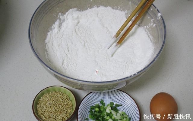 简便|儿子迷上这早餐,做法简便快速,脆糯咸香,天天让我给他做