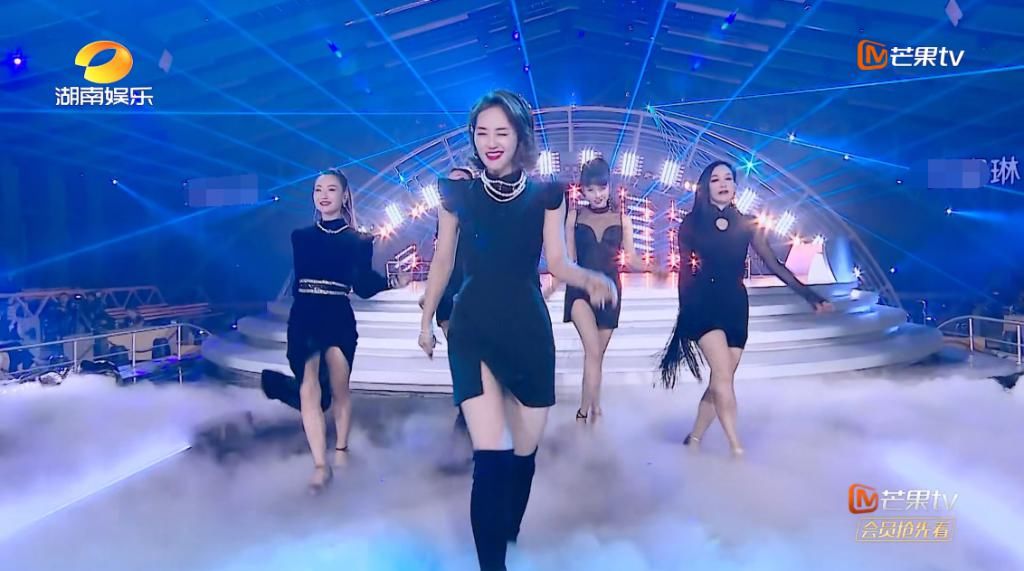  张含韵|《浪姐》收视火爆，张含韵郁可唯先后放话拒争C位出道，原因现实