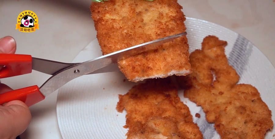 炸串|馋炸串咋整,只能在家自己动手炸了,先从我最爱的鸡排开始