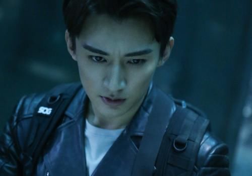  柏麟|难怪看《琉璃》的柏麟帝君眼熟，是《秦岭神树》的解雨臣，差点没认出来