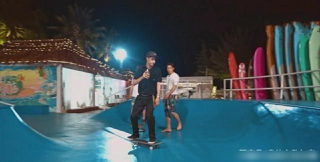  嘉宾|《夏日冲浪店》嘉宾王一博的第一次飞行，哥哥怎么会这么生锈