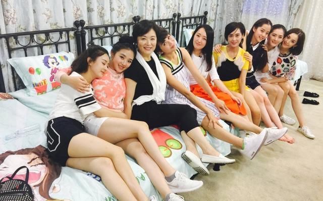  乘风破浪|综艺选秀《不愧是姐姐》抄袭《乘风破浪的姐姐》，还请来了赵丽颖