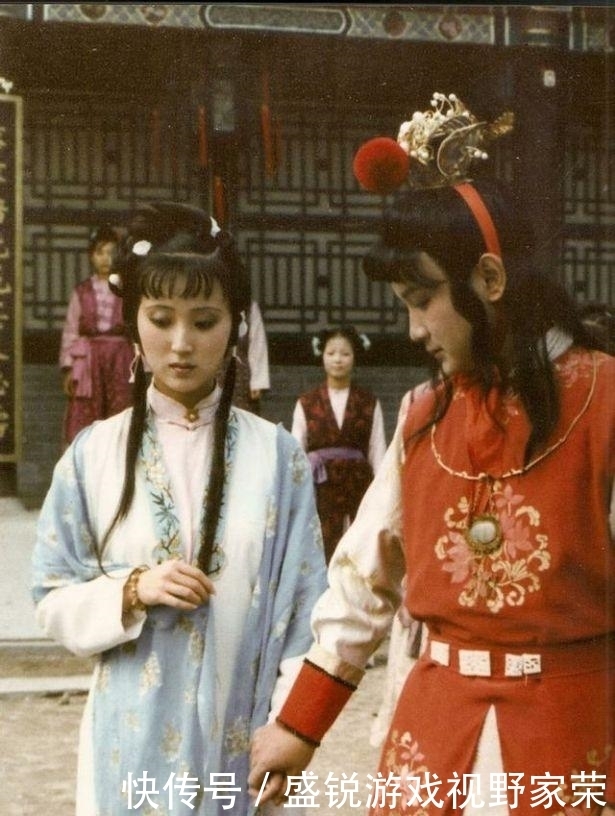 凤姐|凤姐这句话暗示林黛玉最终当了王妃, 林妹妹嫁给了贾宝玉还是北静王?