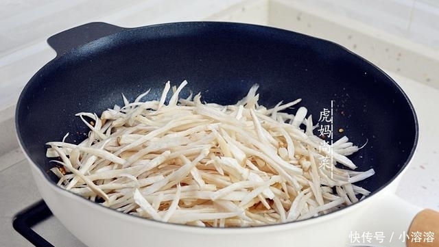 吃法|杏鲍菇新吃法,一顿炒8个,比烤肉还香,夏天开胃不油腻