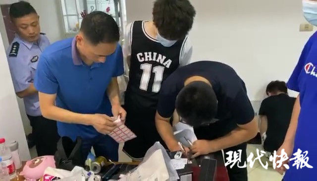  泰州兴化|“明星后援团”称给粉丝发福利，初中生充值万元后遭拉黑