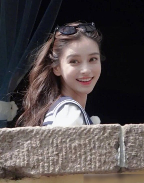 吴宣仪|《奔跑吧》统一穿海军服,吴宣仪欧阳娜娜baby同时现身