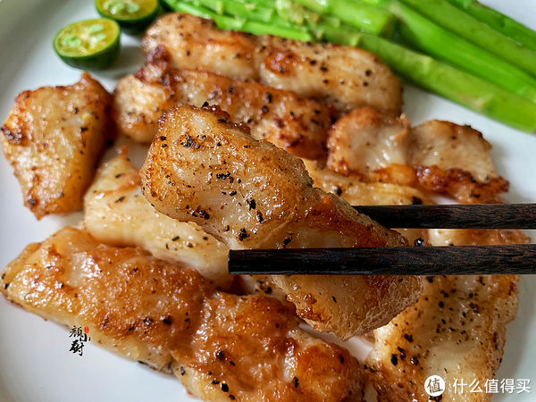  鱼肉|秋天，吃牛羊肉不如吃它，简单一煎，鲜嫩入味，好吃又营养