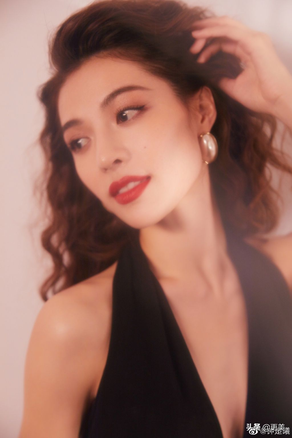  景甜|景甜笑看资源咖断层降级，这脸也吸金？