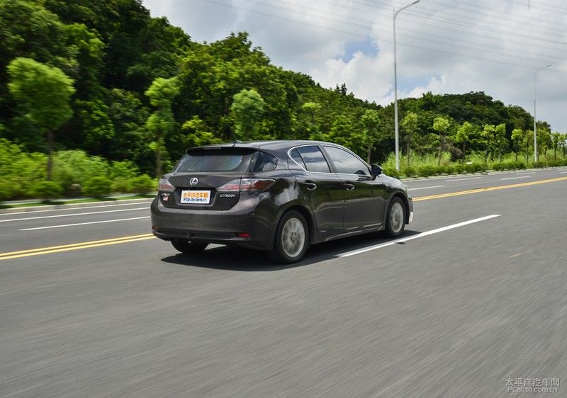  CT200h|15万元的预算 你选全新雷凌双擎还是二手CT200h