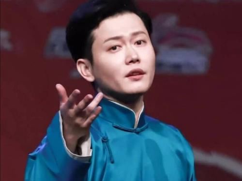  举动|张鹤伦实力套路孟鹤堂，秦霄贤一个举动维护队长