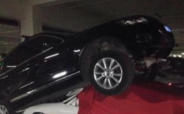  业主|保时捷霸占车位，女司机叫嚣“有种开上来”，业主：那就成全你！