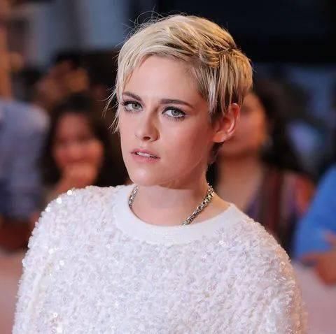  信条|《信条》来了！从暮光男到新蝙蝠侠，34岁罗伯特·帕丁森能翻身吗