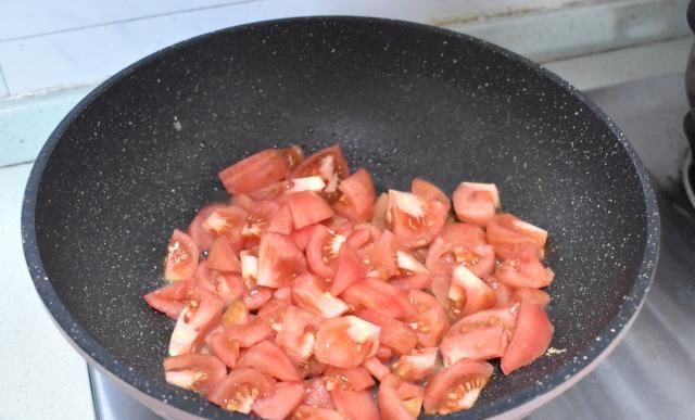 步骤|女儿三天两头就要吃这道菜,分量和步骤很关键,一大碗吃个精光