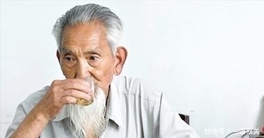 解酒|世界上最好的解酒药,不是大蒜,厨房一食物,吃上2粒,分分钟解酒