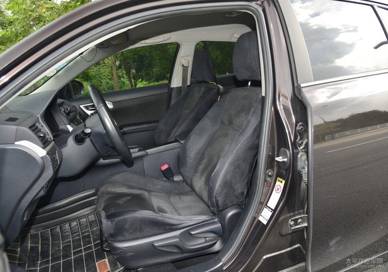  CT200h|15万元的预算 你选全新雷凌双擎还是二手CT200h