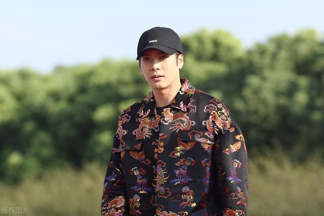  李晨|新一期的奔跑吧，李晨大哭，可这一期最让我触动的还是王嘉尔