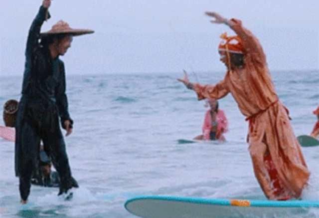 冲浪爱好者|《夏日冲浪店》首遇顾客逃单,集体懵圈,可怎么办呢