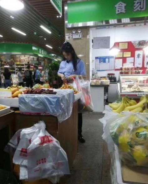  本季|《中餐厅4》周五晚播出，复出的赵丽颖是帮厨、管家还是财务？