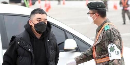 性交易|胜利就8项犯罪嫌疑接受审判，仅承认非法换汇一项