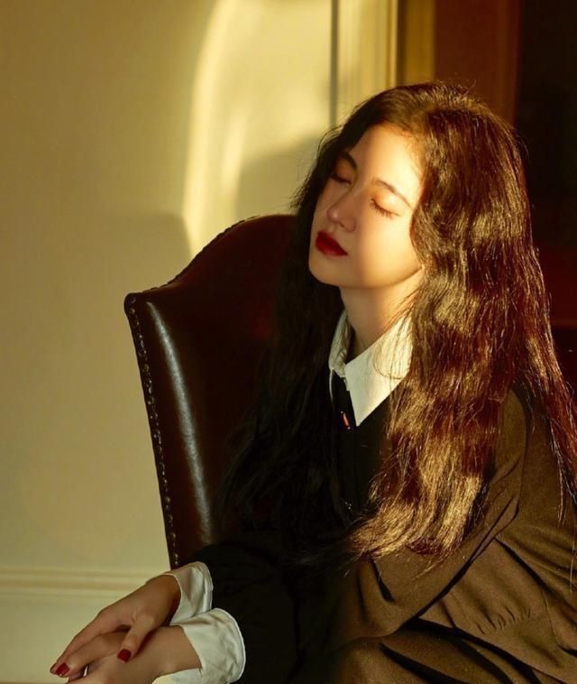 痕迹|鞠婧祎直播回应整容，当场洗脸无奈太用力，刀割痕迹不要太明显