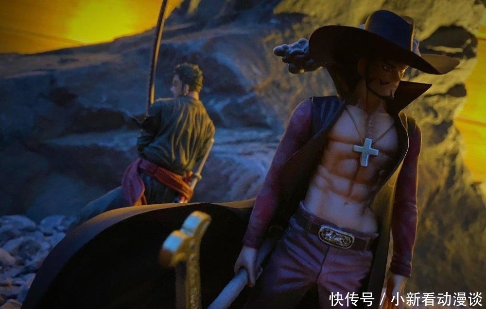 艾斯|手办的最新打开方式,真正的“跨次元壁”,心疼身处烈火中的艾斯