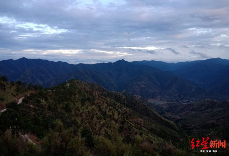  校长|突然成网红的女高校长张桂梅：我对孩子“狠”，只为她们突破成长的坚冰