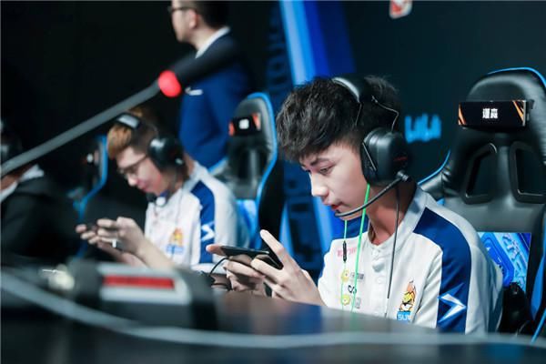  表现|赛场上与街寂针锋相对 表现亮眼的谨森虽败犹荣