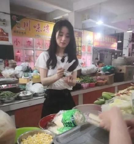  版本|《中餐厅4》首播，赵丽颖身兼数职加盟上阵，新版本诚意十足